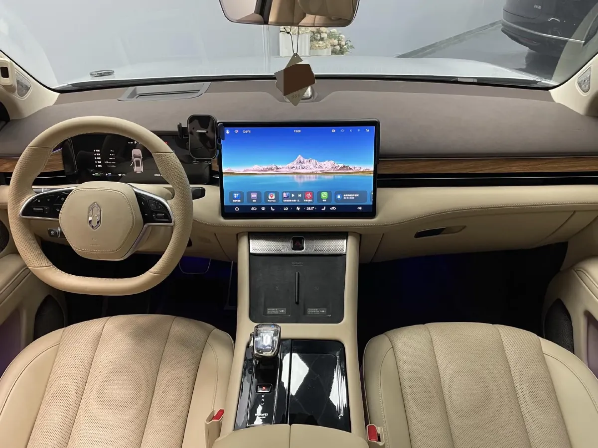 2024 AITO AITO M7 1.5T 152HP L4 REEV 40KWH,autocango,china used car exporter,china ev exporter,chinese used car exporter,chinese used ev exporter