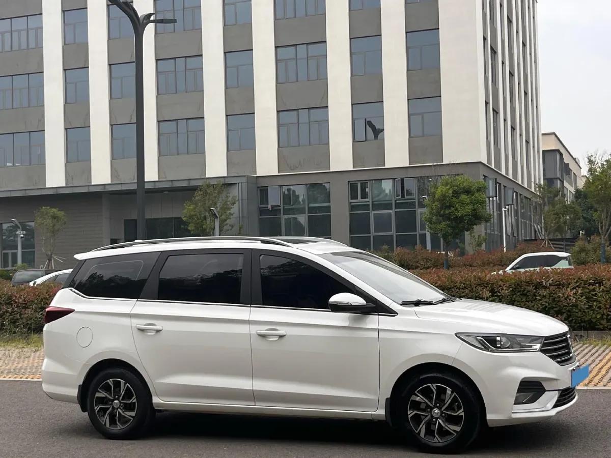 2018 BaoJun 360 1.5L 112HP L4 6MT,autocango,china used car exporter,china ev exporter,chinese used car exporter,chinese used ev exporter