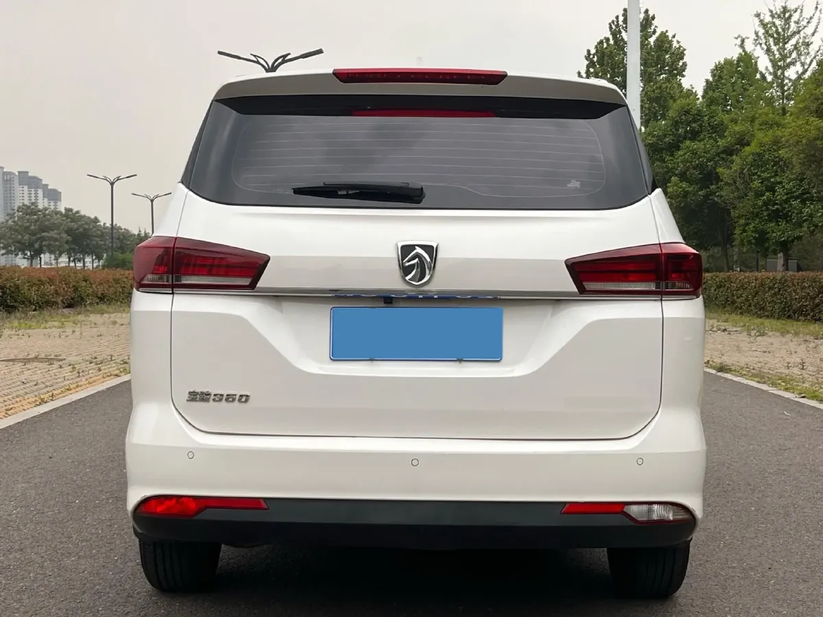 2018 BaoJun 360 1.5L 112HP L4 6MT,autocango,china used car exporter,china ev exporter,chinese used car exporter,chinese used ev exporter