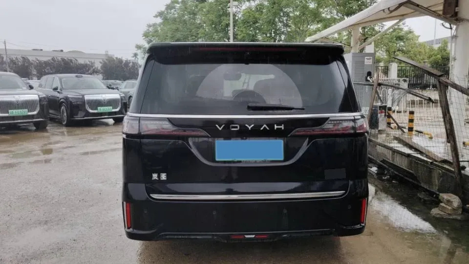 2025 Voyah Dream 1.5T 150HP L4 PHEV 41.7KWH,autocango,china used car exporter,china ev exporter,chinese used car exporter,chinese used ev exporter