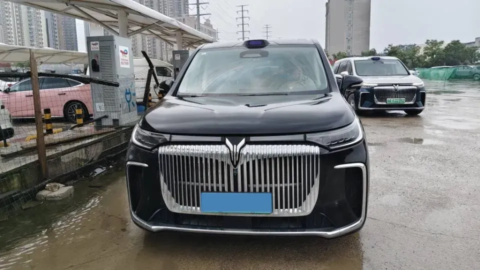 2025 Voyah Dream 1.5T 150HP L4 PHEV 41.7KWH,autocango,china used car exporter,china ev exporter,chinese used car exporter,chinese used ev exporter