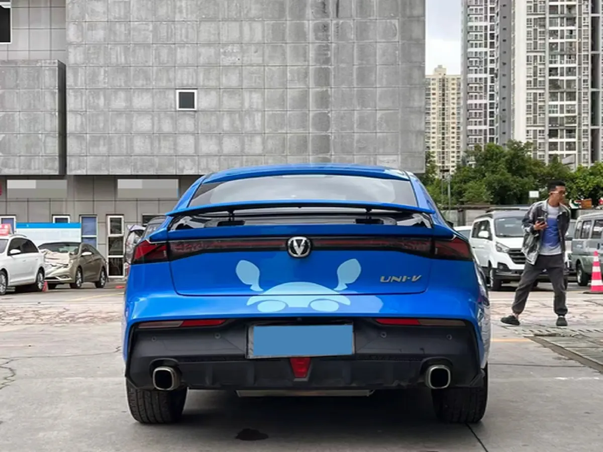 2022 ChangAn UNI-V 1.5T 188HP L4 7DCT,autocango,china used car exporter,china ev exporter,chinese used car exporter,chinese used ev exporter