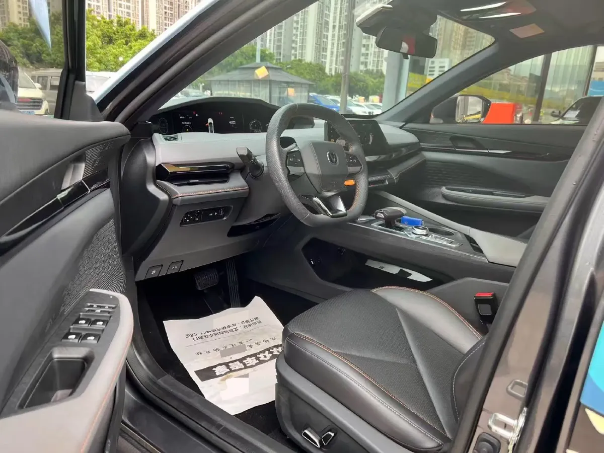 2022 ChangAn UNI-V 1.5T 188HP L4 7DCT,autocango,china used car exporter,china ev exporter,chinese used car exporter,chinese used ev exporter