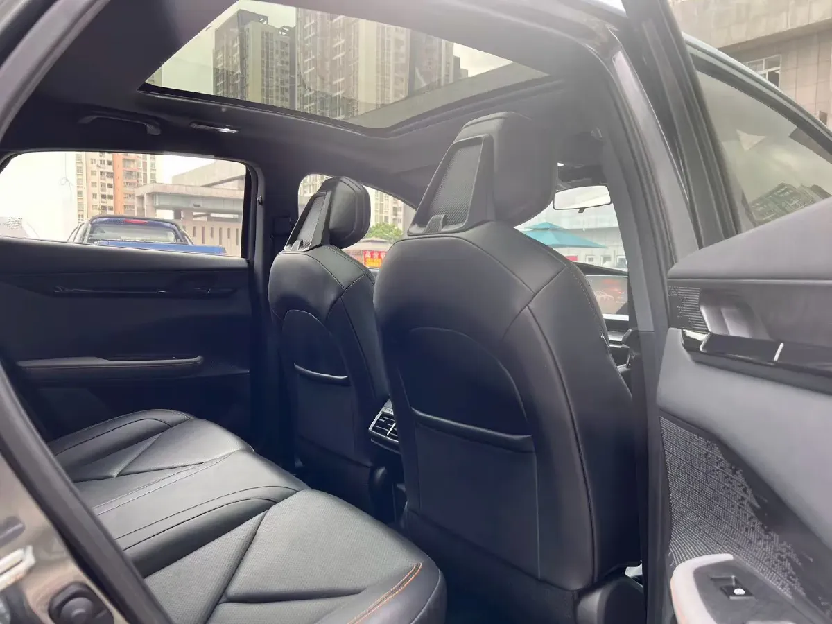 2022 ChangAn UNI-V 1.5T 188HP L4 7DCT,autocango,china used car exporter,china ev exporter,chinese used car exporter,chinese used ev exporter