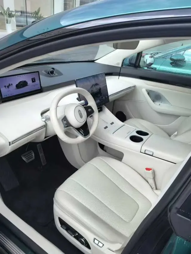 2026 Luxeed R7 REEV 156HP REEV,autocango,china used car exporter,china ev exporter,chinese used car exporter,chinese used ev exporter