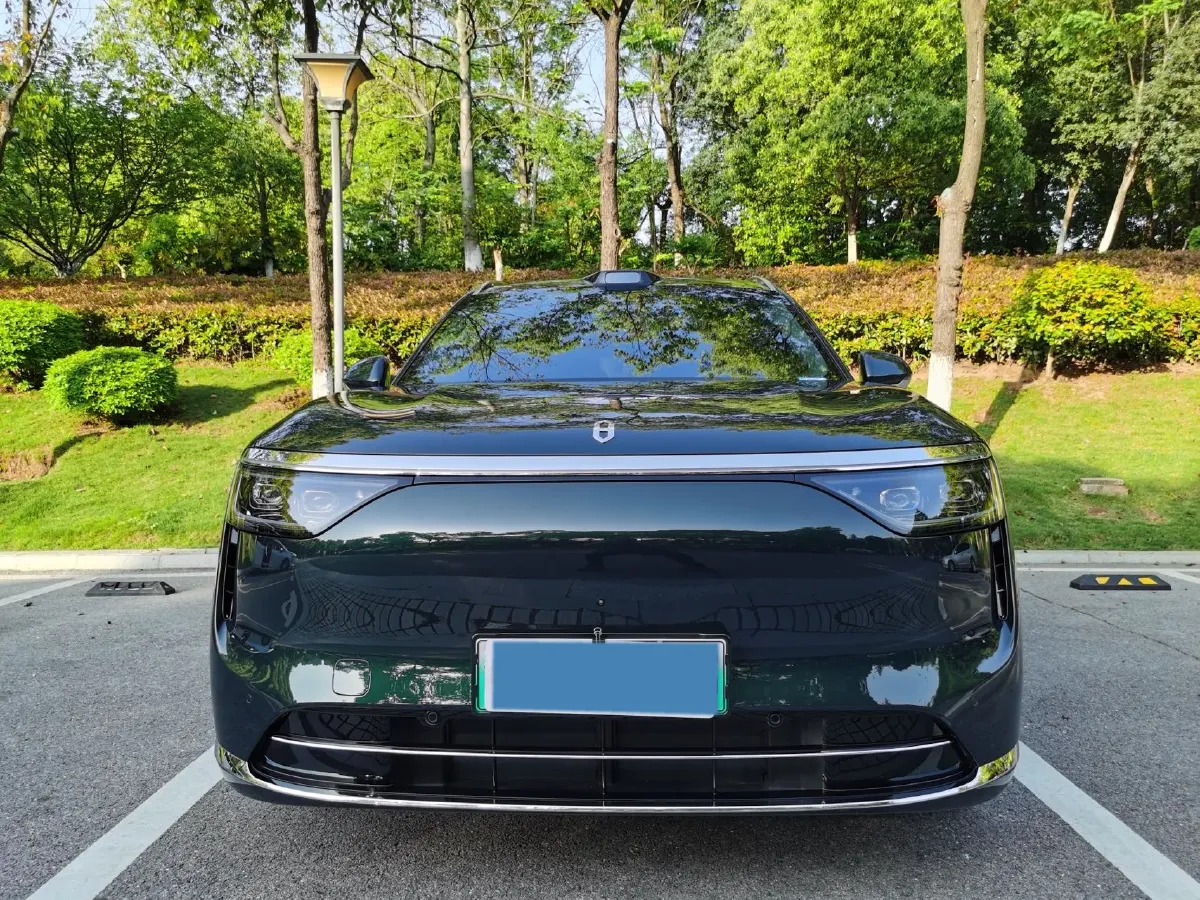 2025 AITO AITO M8 REEV 160HP REEV 53.4KWH,autocango,china used car exporter,china ev exporter,chinese used car exporter,chinese used ev exporter