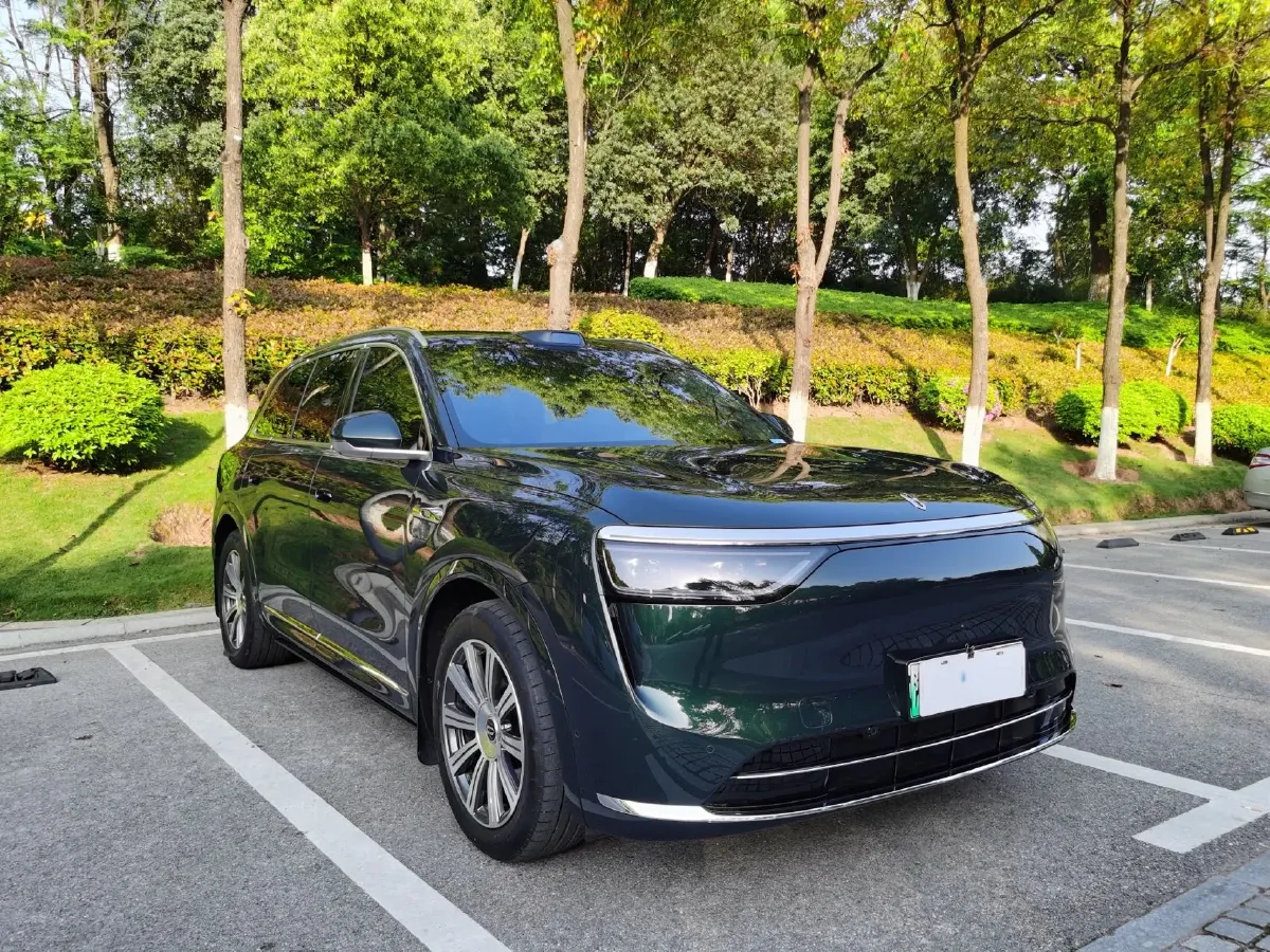 2025 AITO AITO M8 REEV 160HP REEV 53.4KWH,autocango,china used car exporter,china ev exporter,chinese used car exporter,chinese used ev exporter