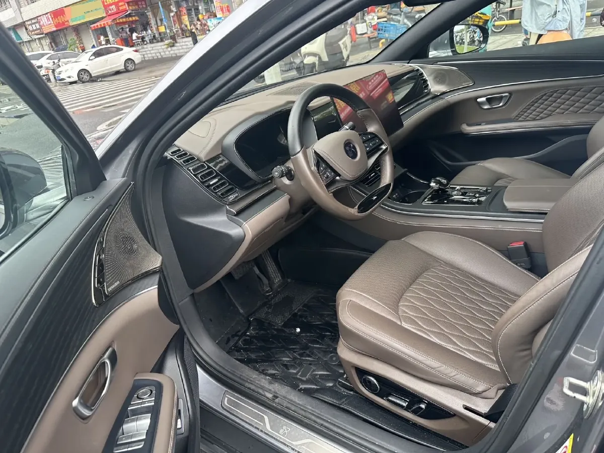 2022 Volkswagen Tiguan L 2.0T 186HP L4 7DCT,autocango,china used car exporter,china ev exporter,chinese used car exporter,chinese used ev exporter