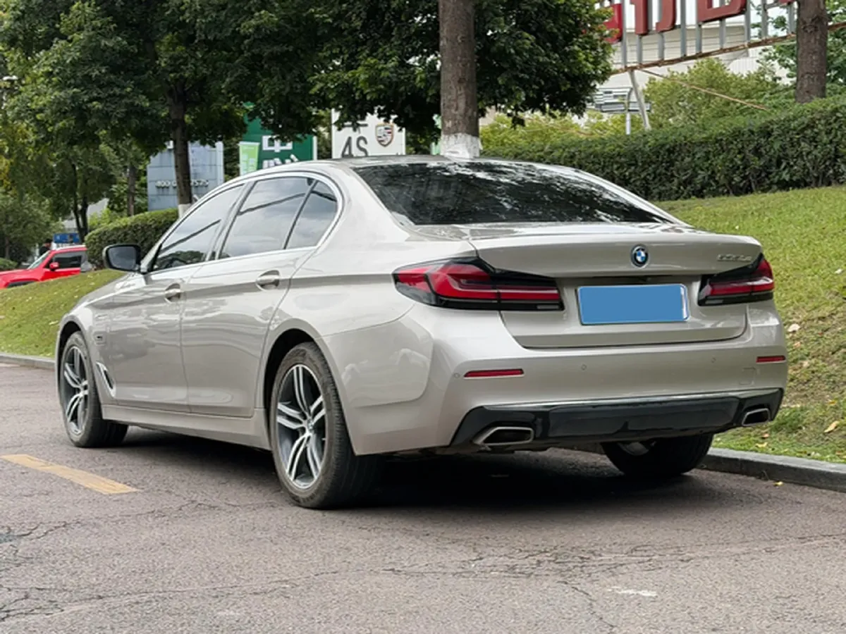 2022 BMW 5 Series 2.0T 184HP L4 8AT PHEV 17.7KWH,autocango,china used car exporter,china ev exporter,chinese used car exporter,chinese used ev exporter