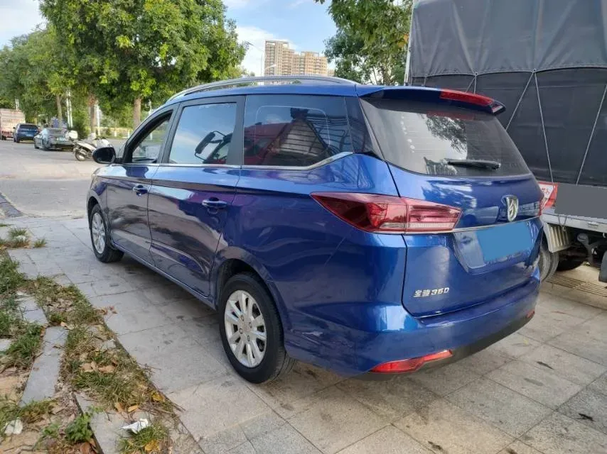 2018 BaoJun 360 1.5L 112HP L4 6MT,autocango,china used car exporter,china ev exporter,chinese used car exporter,chinese used ev exporter