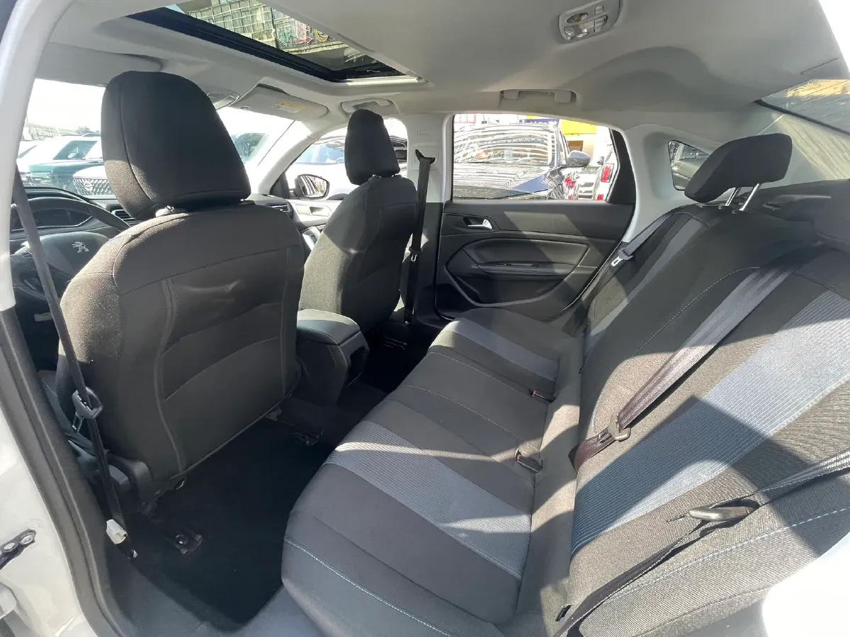 2018 Peugeot 308 1.2T 136HP L3 6AT,autocango,china used car exporter,china ev exporter,chinese used car exporter,chinese used ev exporter