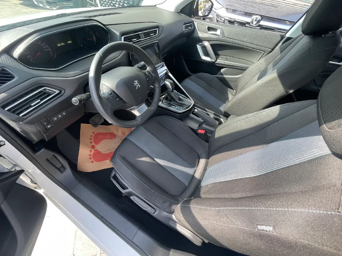 2018 Peugeot 308 1.2T 136HP L3 6AT,autocango,china used car exporter,china ev exporter,chinese used car exporter,chinese used ev exporter