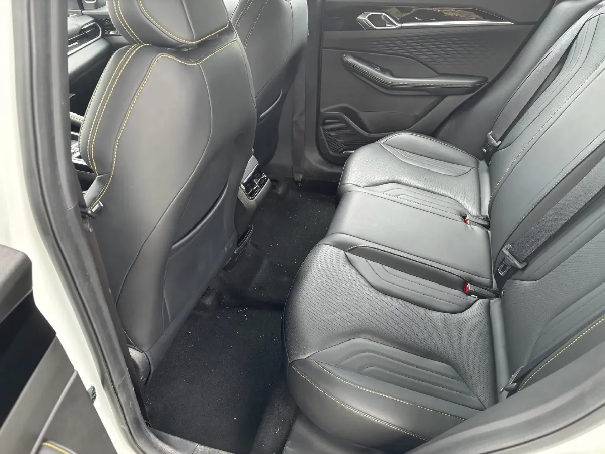 2025 Geely Coolray 1.5T 181HP L4 7DCT,autocango,china used car exporter,china ev exporter,chinese used car exporter,chinese used ev exporter