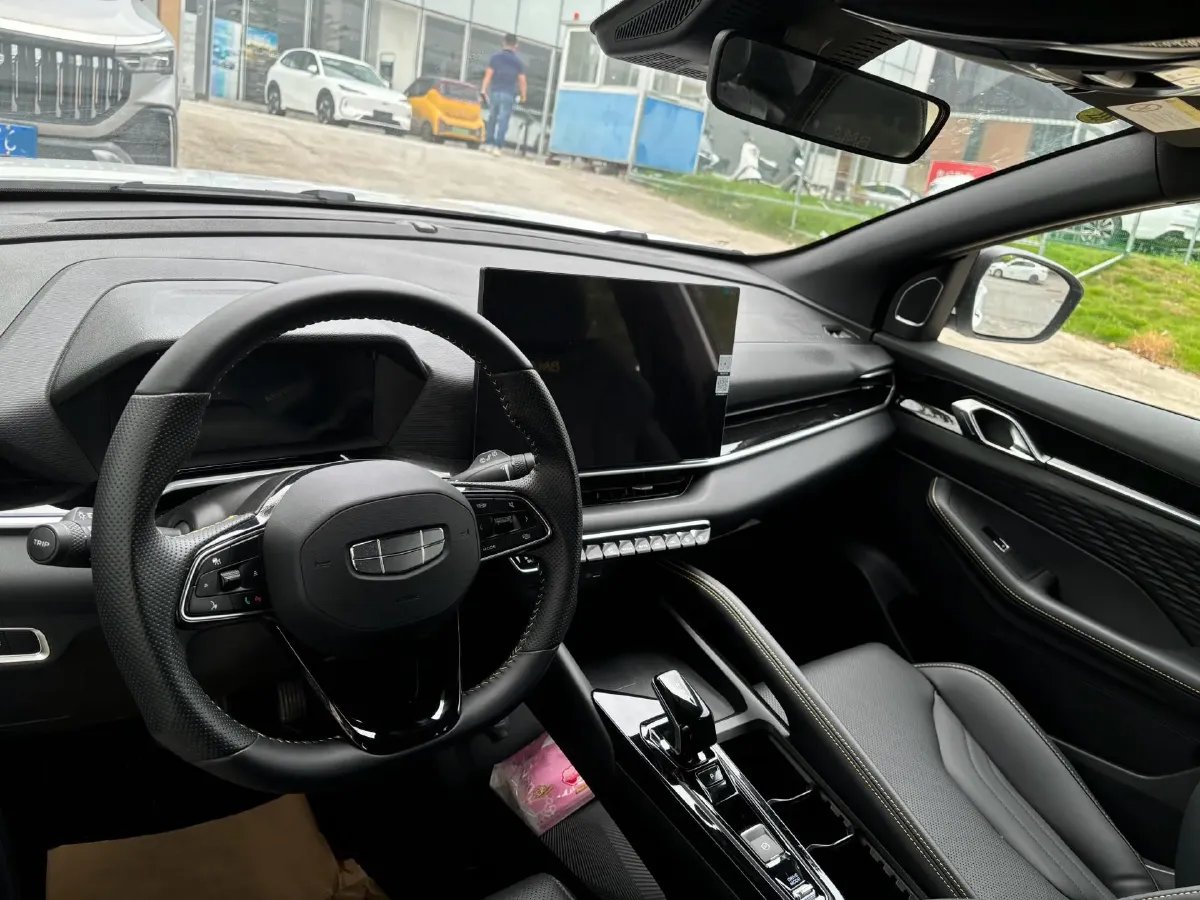 2025 Geely Coolray 1.5T 181HP L4 7DCT,autocango,china used car exporter,china ev exporter,chinese used car exporter,chinese used ev exporter