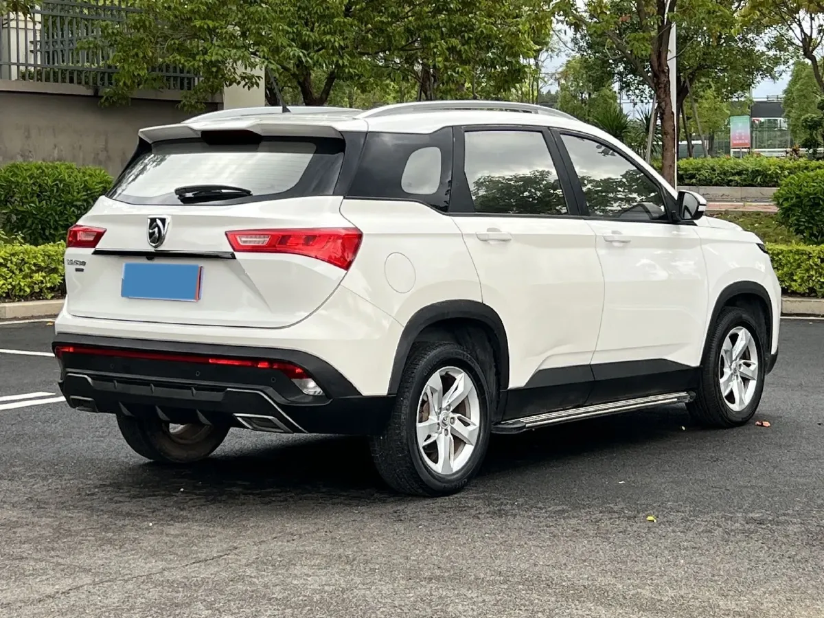 2018 BaoJun 530 1.5T 150HP L4 6MT,autocango,china used car exporter,china ev exporter,chinese used car exporter,chinese used ev exporter