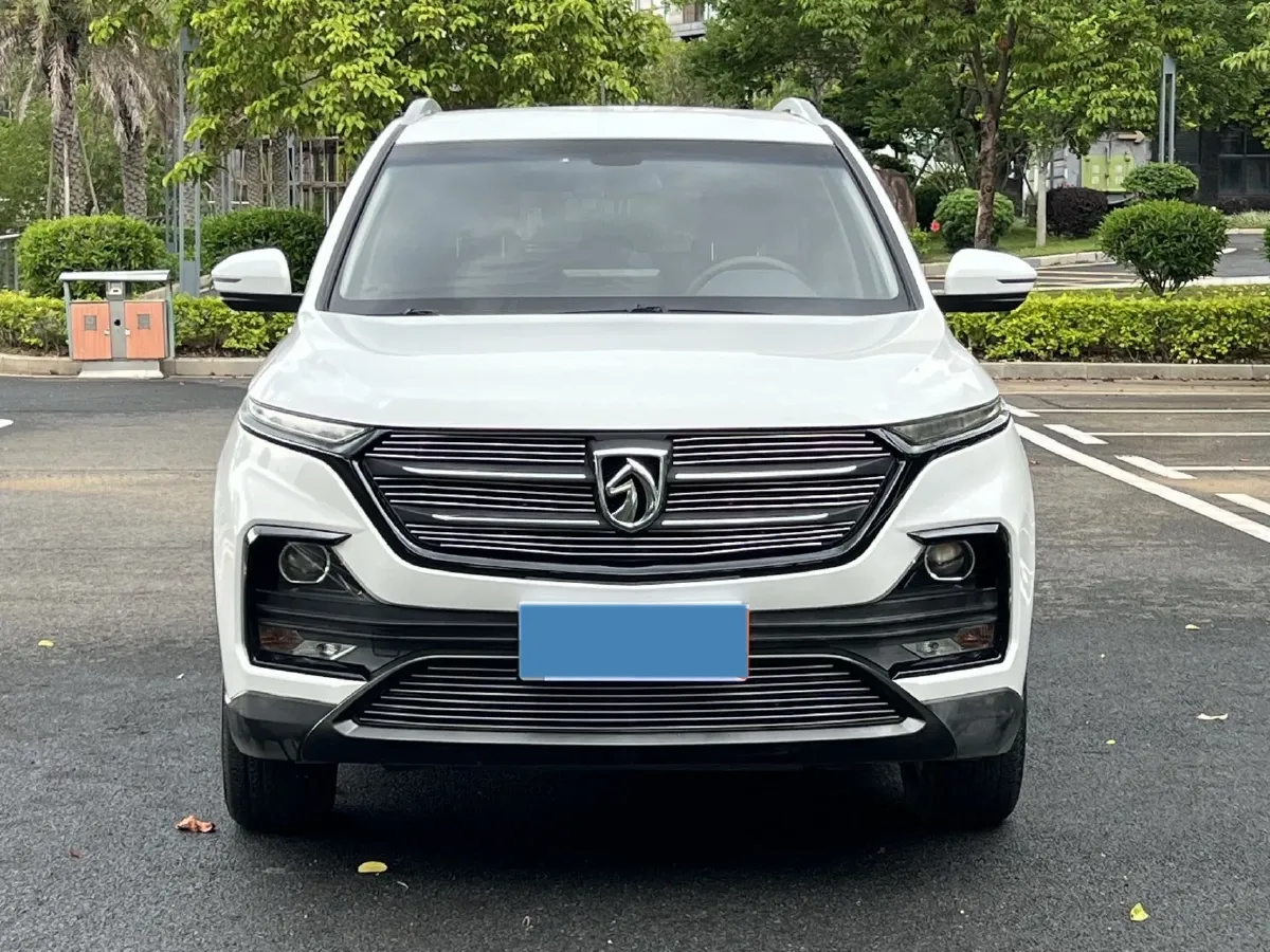 2018 BaoJun 530 1.5T 150HP L4 6MT,autocango,china used car exporter,china ev exporter,chinese used car exporter,chinese used ev exporter