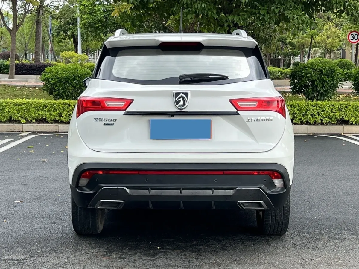 2018 BaoJun 530 1.5T 150HP L4 6MT,autocango,china used car exporter,china ev exporter,chinese used car exporter,chinese used ev exporter