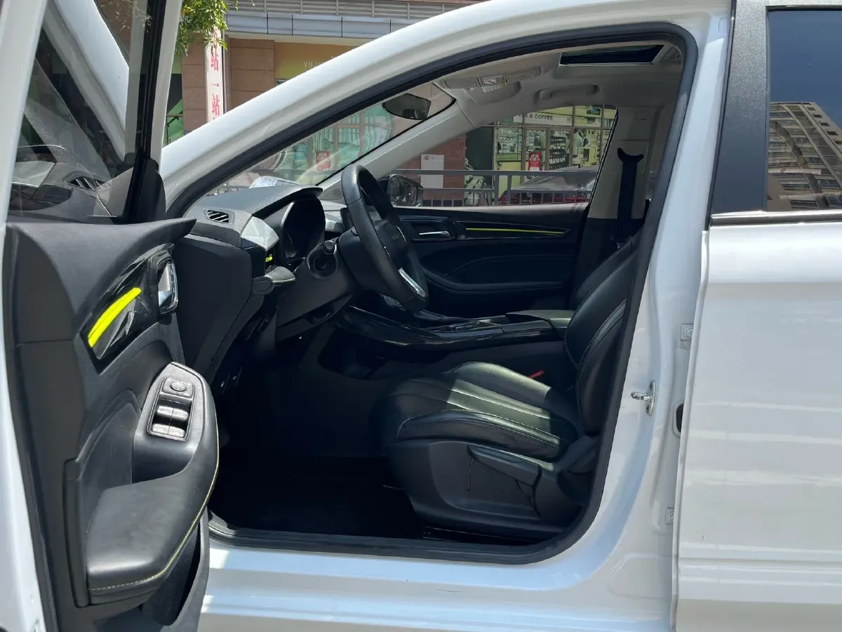 2021 Roewe i5 1.5L 120HP L4 CVT,autocango,china used car exporter,china ev exporter,chinese used car exporter,chinese used ev exporter