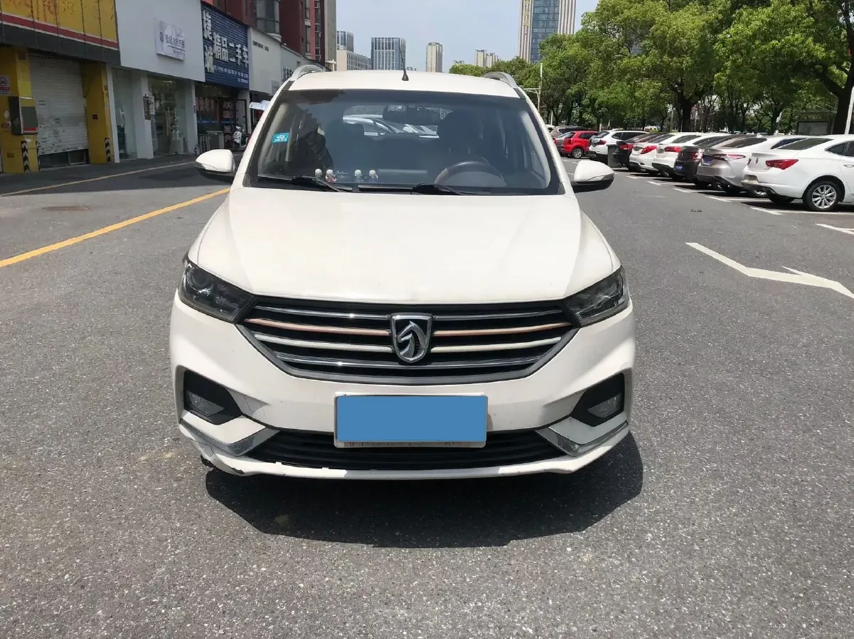 2018 BaoJun 360 1.5L 112HP L4 6MT,autocango,china used car exporter,china ev exporter,chinese used car exporter,chinese used ev exporter