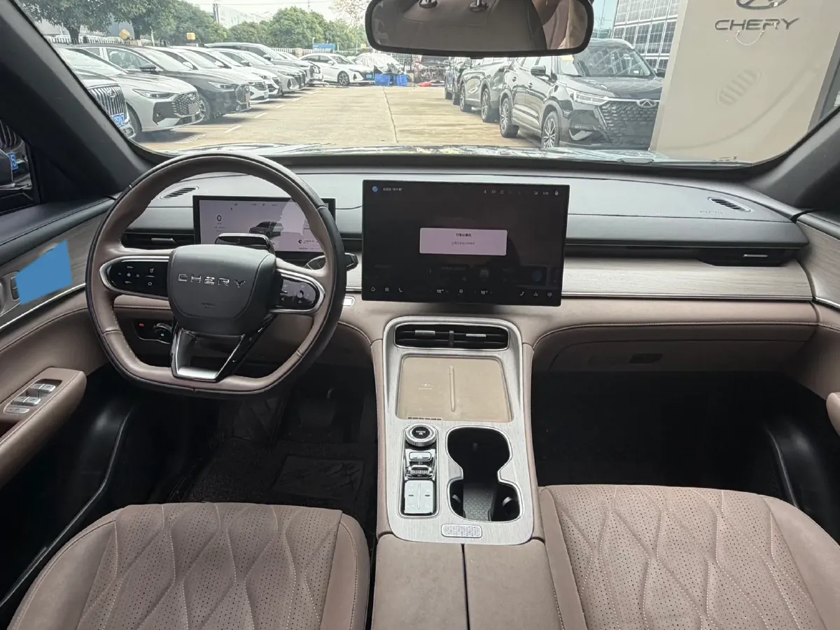 2025 Chery Tiggo 8 Plus 1.6T 197HP L4 7DCT,autocango,china used car exporter,china ev exporter,chinese used car exporter,chinese used ev exporter