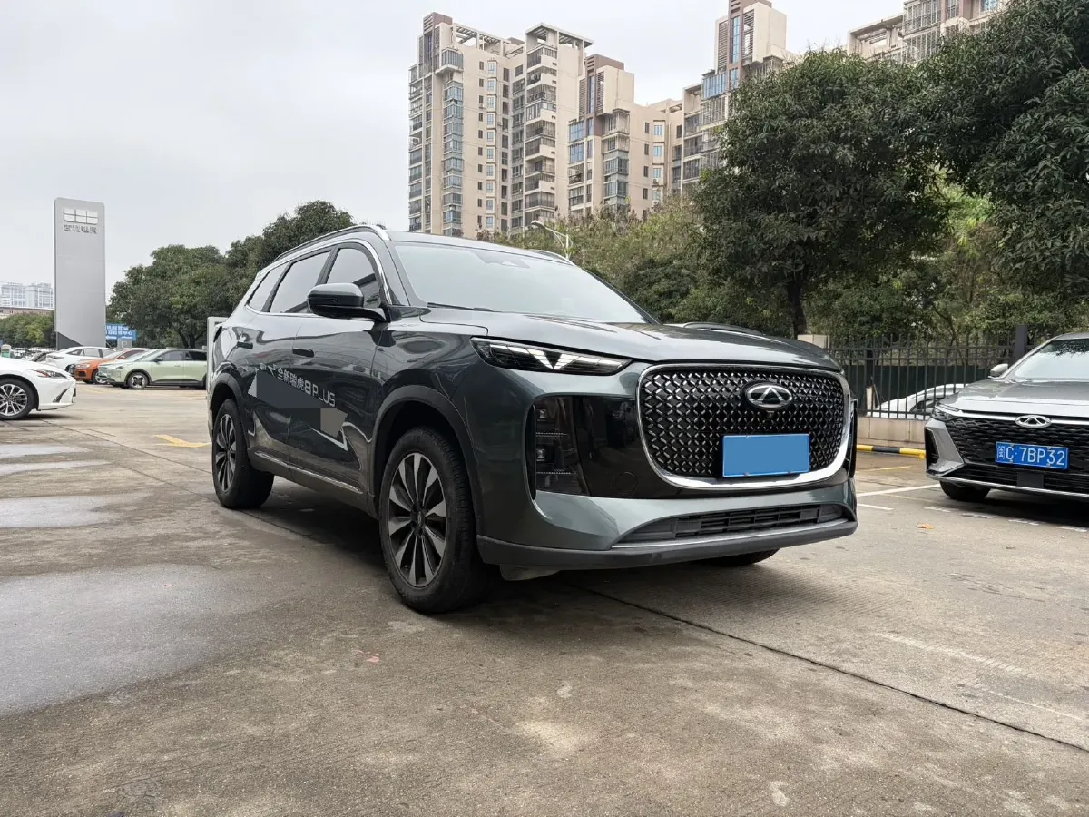 2025 Chery Tiggo 8 Plus 1.6T 197HP L4 7DCT,autocango,china used car exporter,china ev exporter,chinese used car exporter,chinese used ev exporter