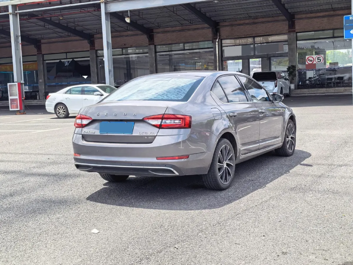 2019 Skoda Octavia 1.4T 150HP L4 7DCT,autocango,china used car exporter,china ev exporter,chinese used car exporter,chinese used ev exporter