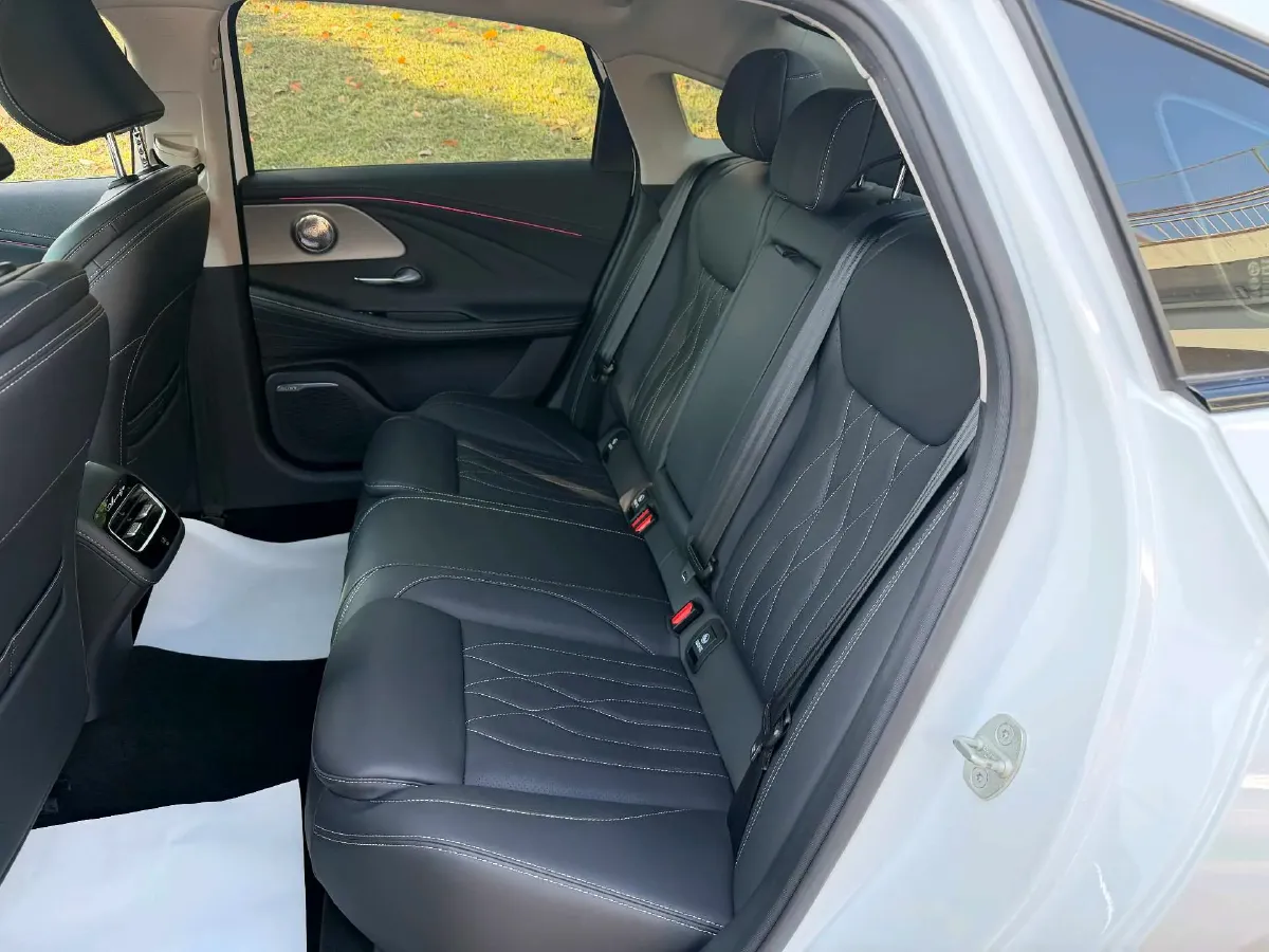 2025 Chery Arrizo 8 2.0T 254HP L4 7DCT,autocango,china used car exporter,china ev exporter,chinese used car exporter,chinese used ev exporter