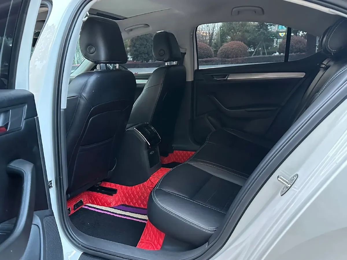 2019 Skoda Octavia 1.4T 150HP L4 7DCT,autocango,china used car exporter,china ev exporter,chinese used car exporter,chinese used ev exporter