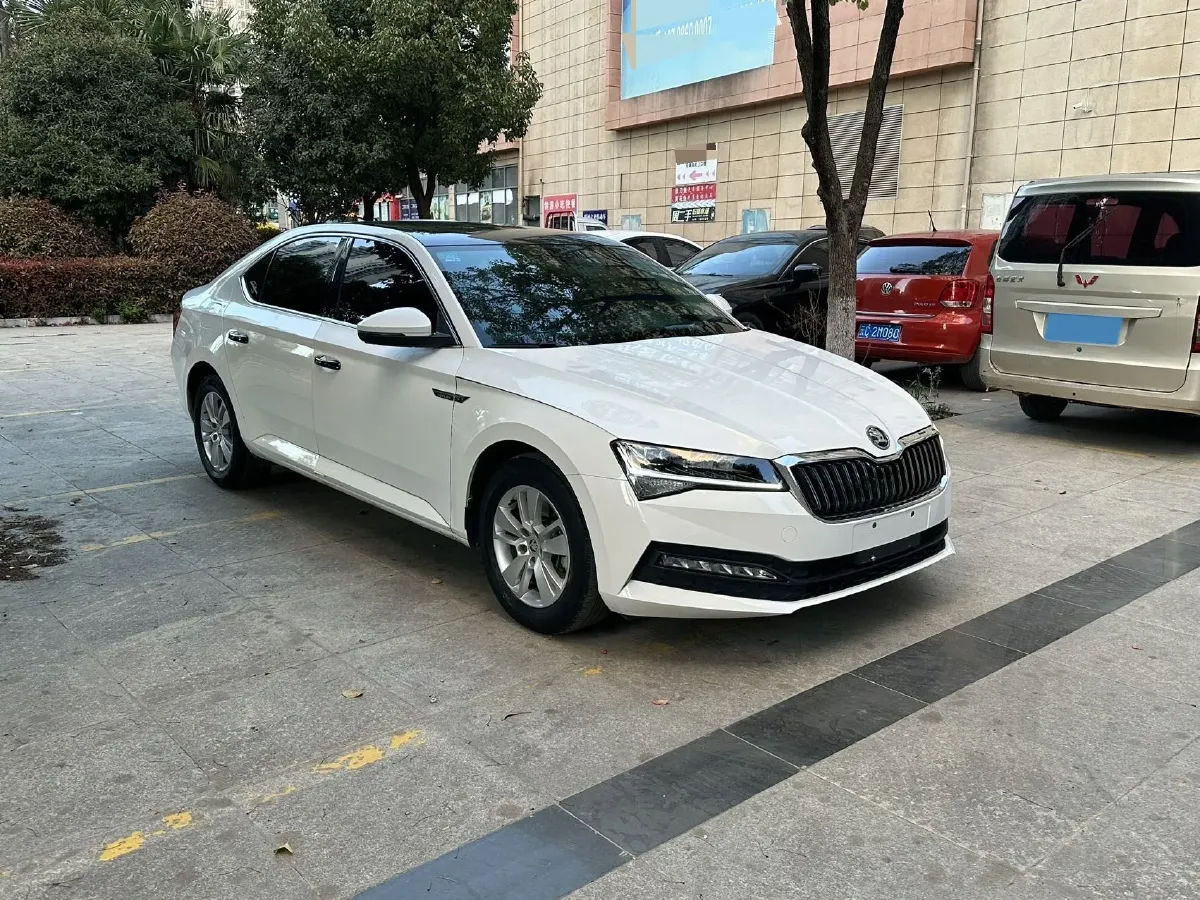 2019 Skoda Octavia 1.4T 150HP L4 7DCT,autocango,china used car exporter,china ev exporter,chinese used car exporter,chinese used ev exporter
