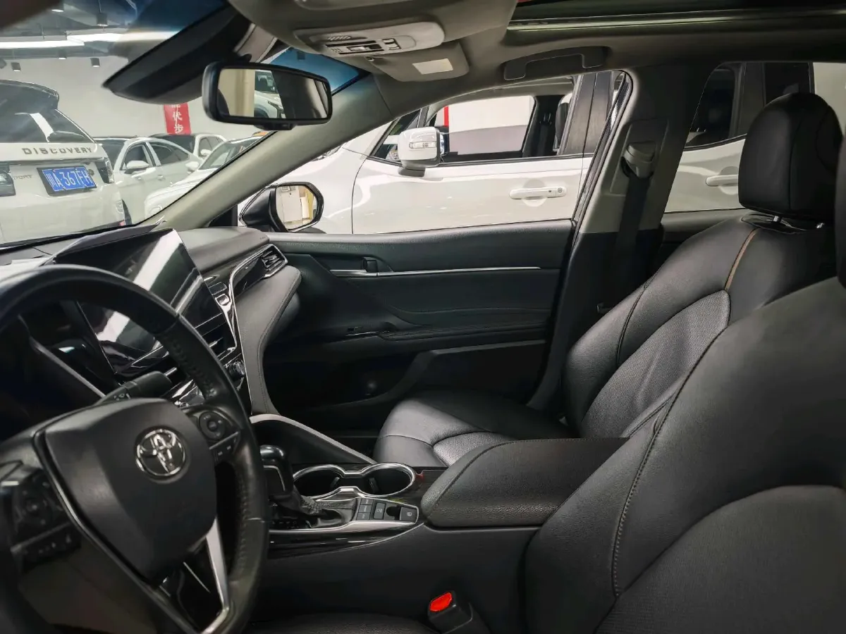 2021 Toyota Camry 2.5L 209HP L4 8AT,autocango,china used car exporter,china ev exporter,chinese used car exporter,chinese used ev exporter