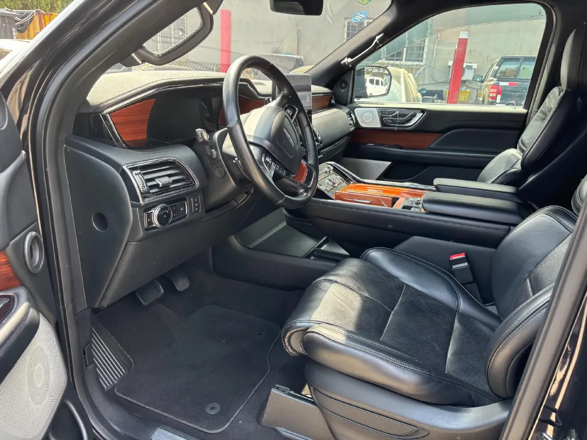 2020 Lincoln Navigator 3.5T 388HP V6 10AT,autocango,china used car exporter,china ev exporter,chinese used car exporter,chinese used ev exporter