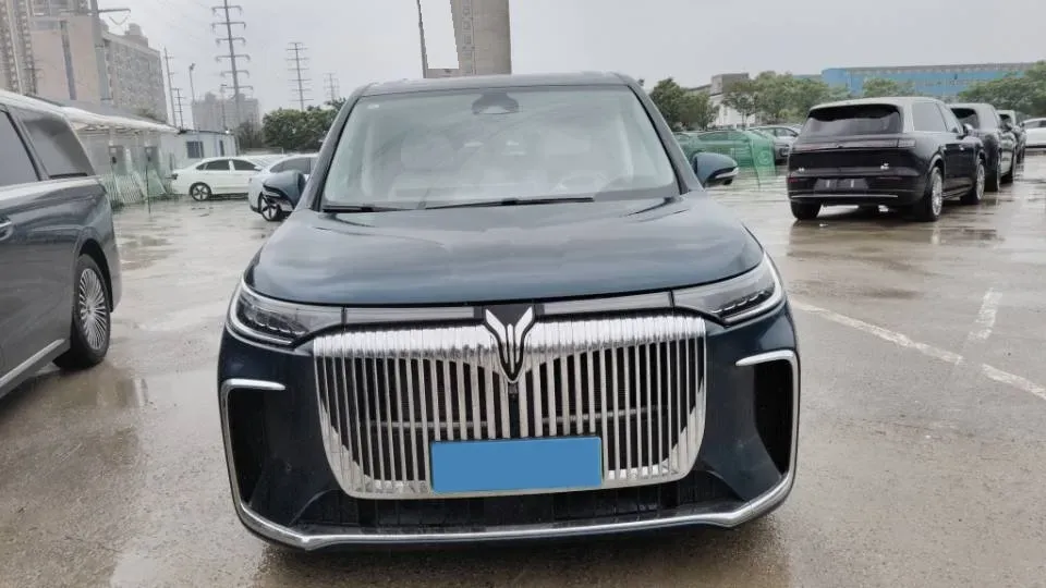 2025 Voyah Dream 1.5T 150HP L4 PHEV 41.7KWH,autocango,china used car exporter,china ev exporter,chinese used car exporter,chinese used ev exporter