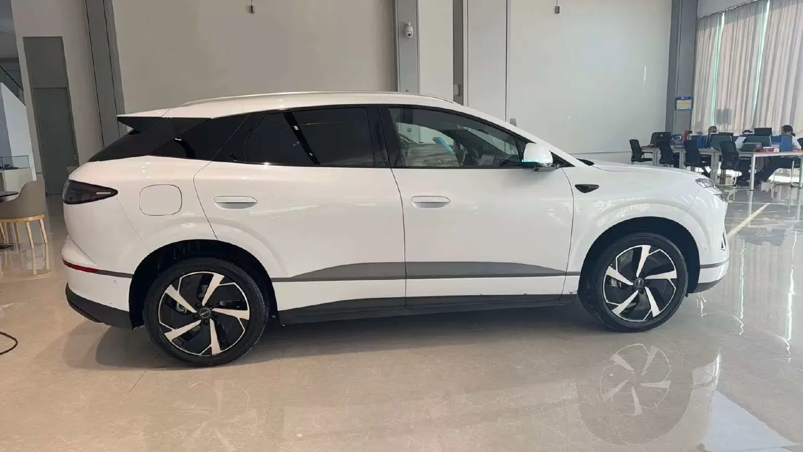 2025 LanDian E5 PLUS 1.5L 95HP L4 E-CVT PHEV,autocango,china used car exporter,china ev exporter,chinese used car exporter,chinese used ev exporter