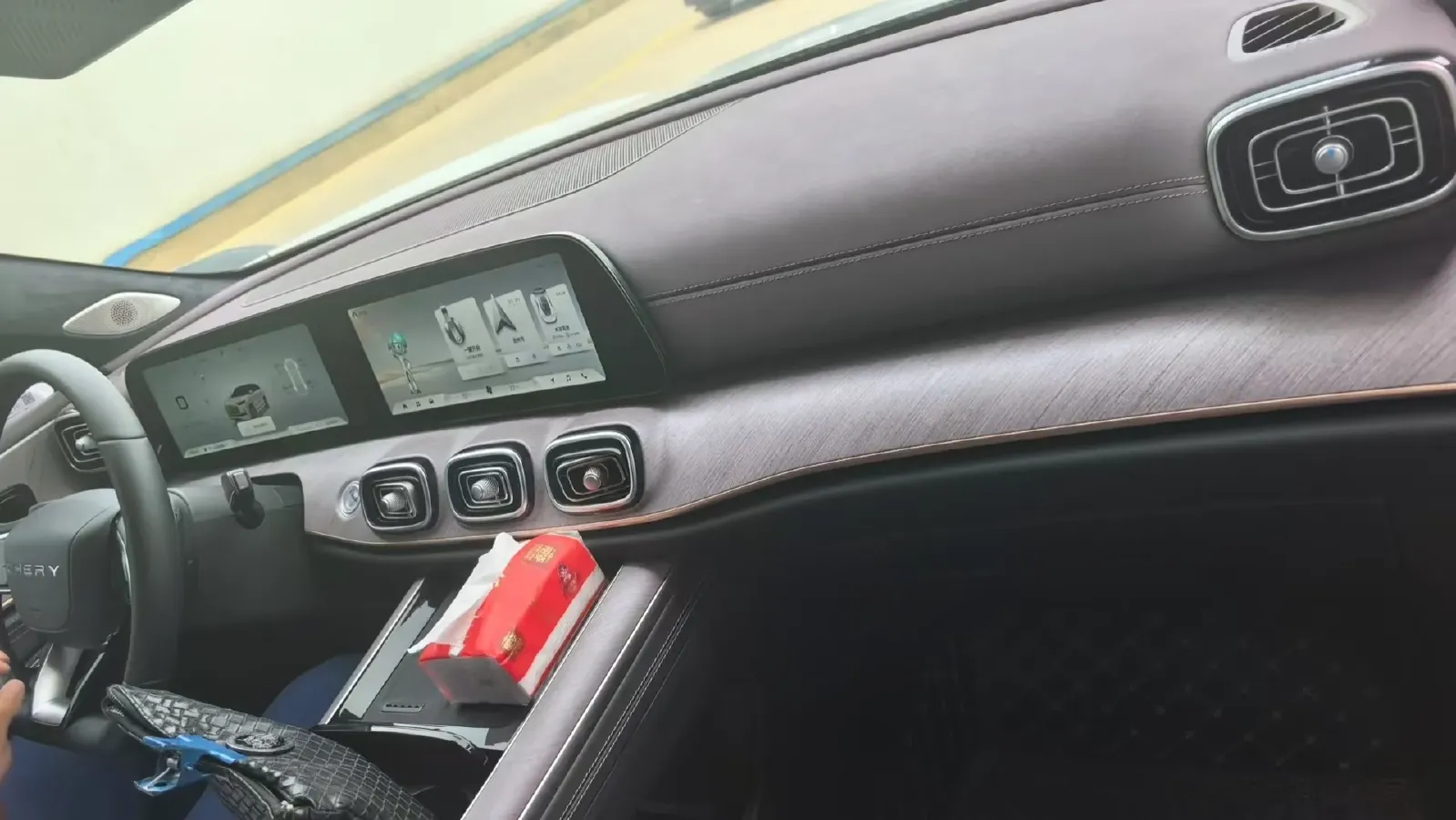 2025 Chery Tiggo 9 2.0T 261HP L4 8AT,autocango,china used car exporter,china ev exporter,chinese used car exporter,chinese used ev exporter