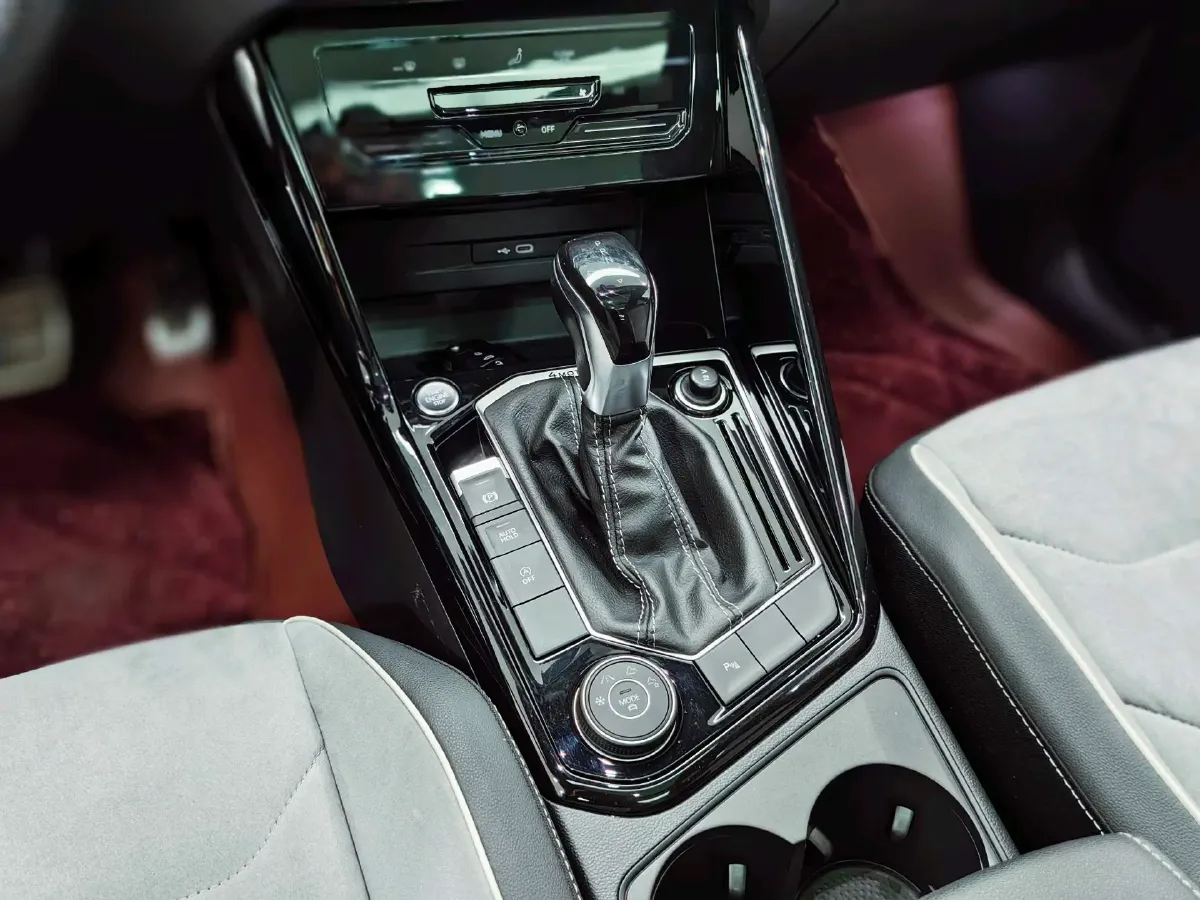 2021 Volkswagen Tayron 2.0T 220HP L4 7DCT,autocango,china used car exporter,china ev exporter,chinese used car exporter,chinese used ev exporter