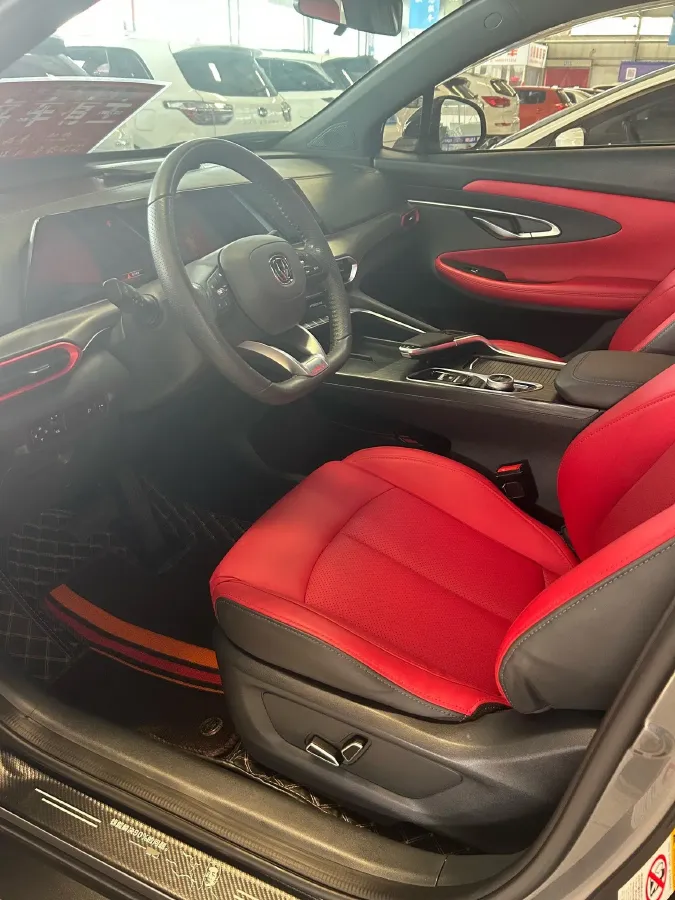 2020 ChangAn UNI-T 1.5T 180HP L4 7DCT,autocango,china used car exporter,china ev exporter,chinese used car exporter,chinese used ev exporter