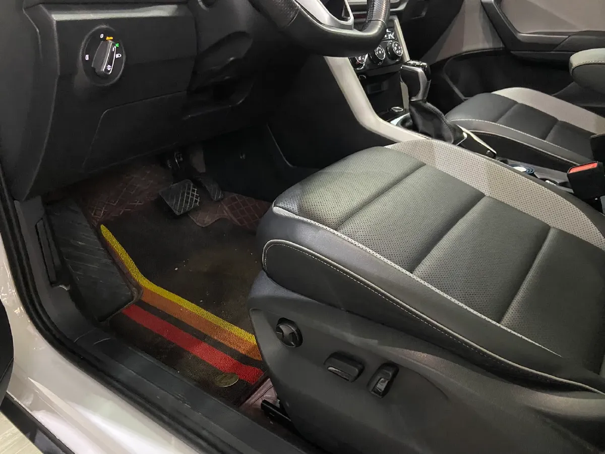 2023 Volkswagen T-Roc 1.4T 150HP L4 7DCT,autocango,china used car exporter,china ev exporter,chinese used car exporter,chinese used ev exporter