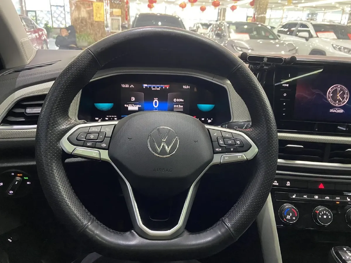 2023 Volkswagen T-Roc 1.4T 150HP L4 7DCT,autocango,china used car exporter,china ev exporter,chinese used car exporter,chinese used ev exporter