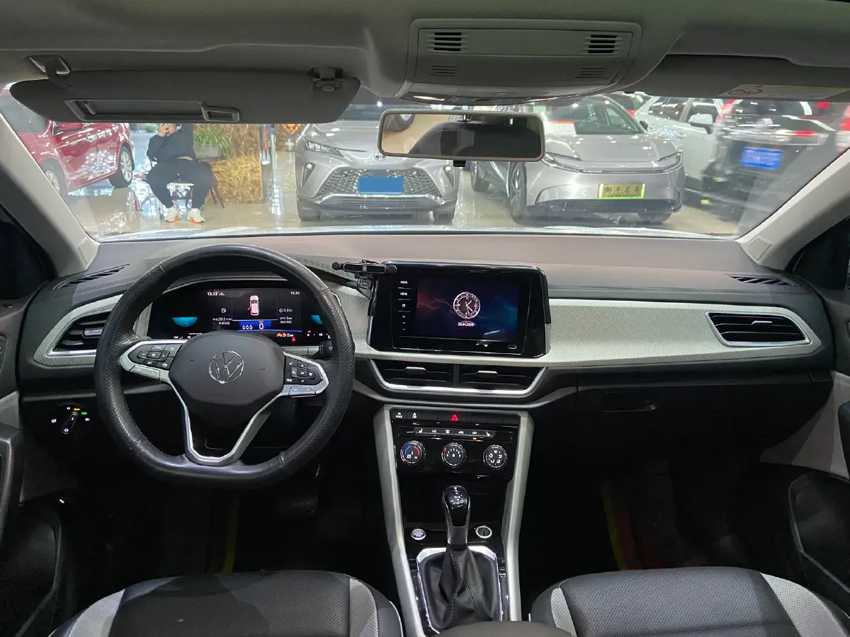 2023 Volkswagen T-Roc 1.4T 150HP L4 7DCT,autocango,china used car exporter,china ev exporter,chinese used car exporter,chinese used ev exporter