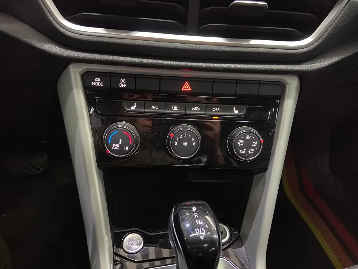 2023 Volkswagen T-Roc 1.4T 150HP L4 7DCT,autocango,china used car exporter,china ev exporter,chinese used car exporter,chinese used ev exporter