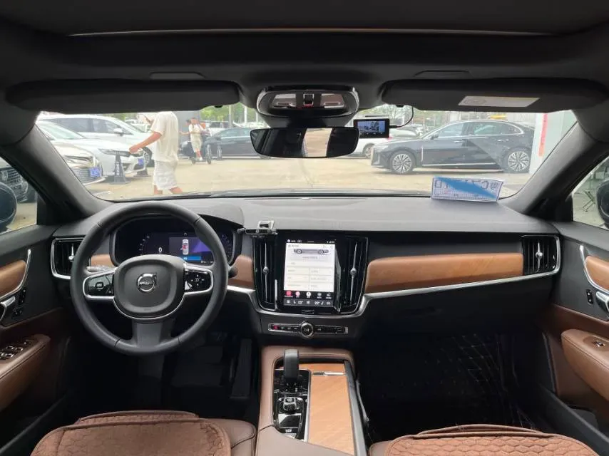 2024 Volvo S90 2.0T 250HP L4 8AT,autocango,china used car exporter,china ev exporter,chinese used car exporter,chinese used ev exporter