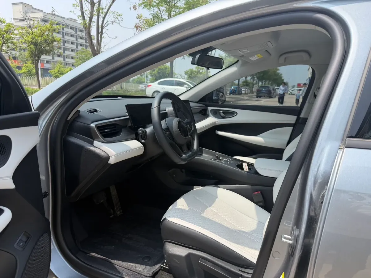 2025 BYD Seal05 DM-i 1.5L 101HP L4 E-CVT PHEV 7.68KWH,autocango,china used car exporter,china ev exporter,chinese used car exporter,chinese used ev exporter