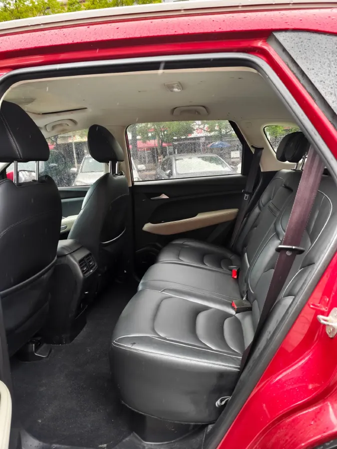 2018 BaoJun 530 1.5T 150HP L4 6MT,autocango,china used car exporter,china ev exporter,chinese used car exporter,chinese used ev exporter