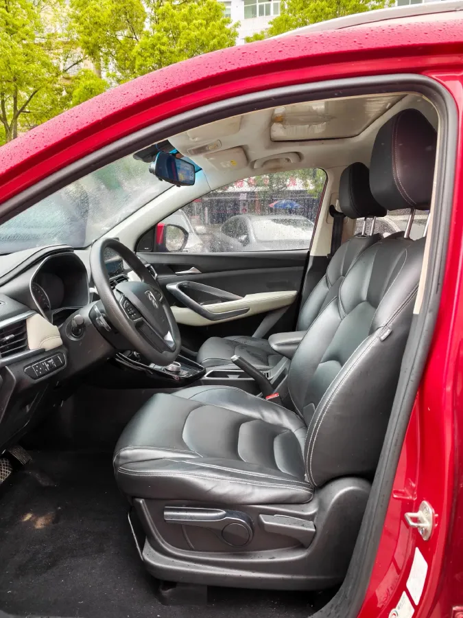 2018 BaoJun 530 1.5T 150HP L4 6MT,autocango,china used car exporter,china ev exporter,chinese used car exporter,chinese used ev exporter