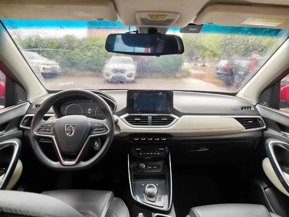 2018 BaoJun 530 1.5T 150HP L4 6MT,autocango,china used car exporter,china ev exporter,chinese used car exporter,chinese used ev exporter