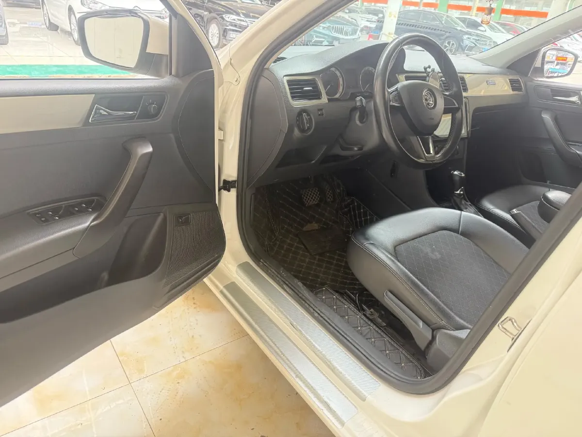 2019 SWM G01 1.5T 156HP L4 6AT,autocango,china used car exporter,china ev exporter,chinese used car exporter,chinese used ev exporter