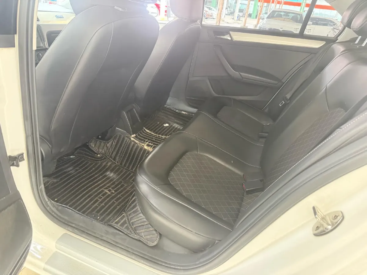 2019 SWM G01 1.5T 156HP L4 6AT,autocango,china used car exporter,china ev exporter,chinese used car exporter,chinese used ev exporter