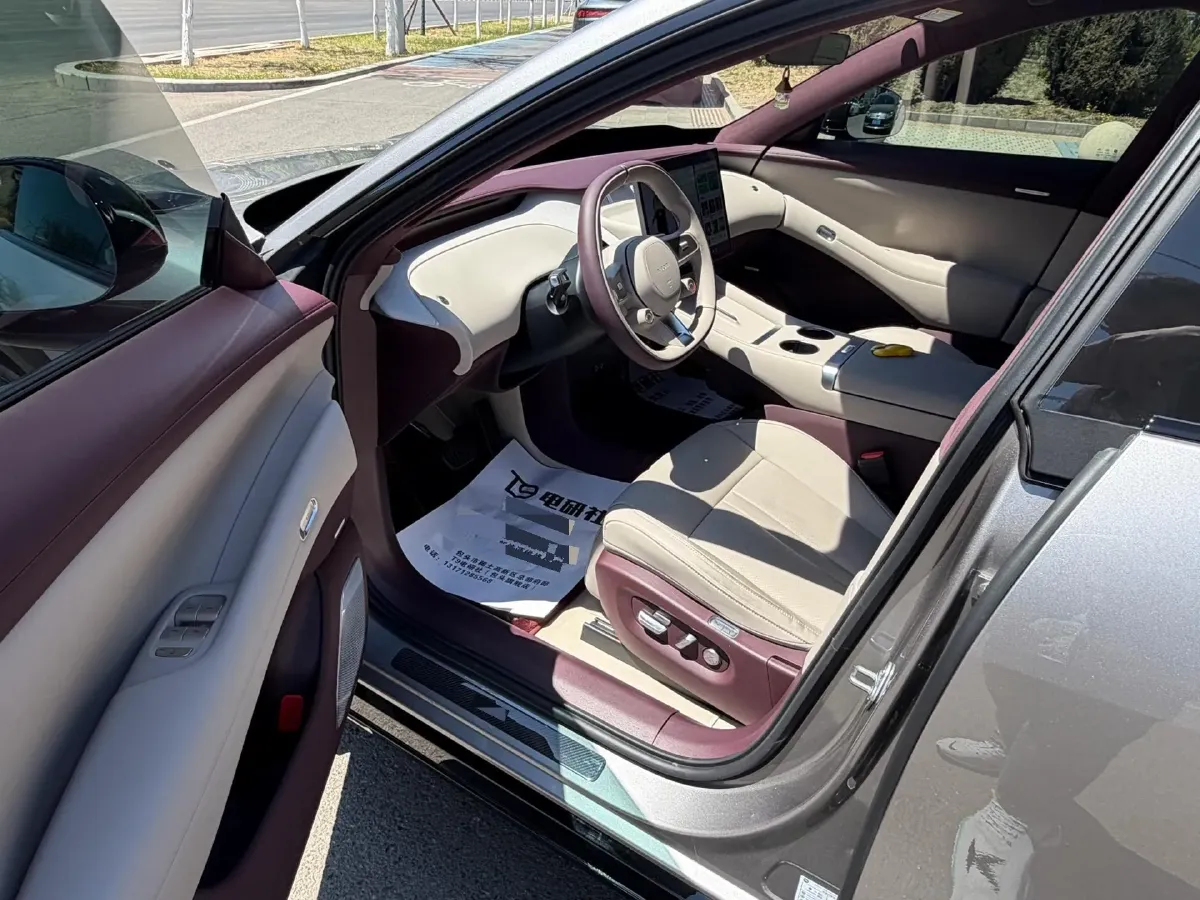 2025 MI YU7 BEV 101.7KWH,autocango,china used car exporter,china ev exporter,chinese used car exporter,chinese used ev exporter