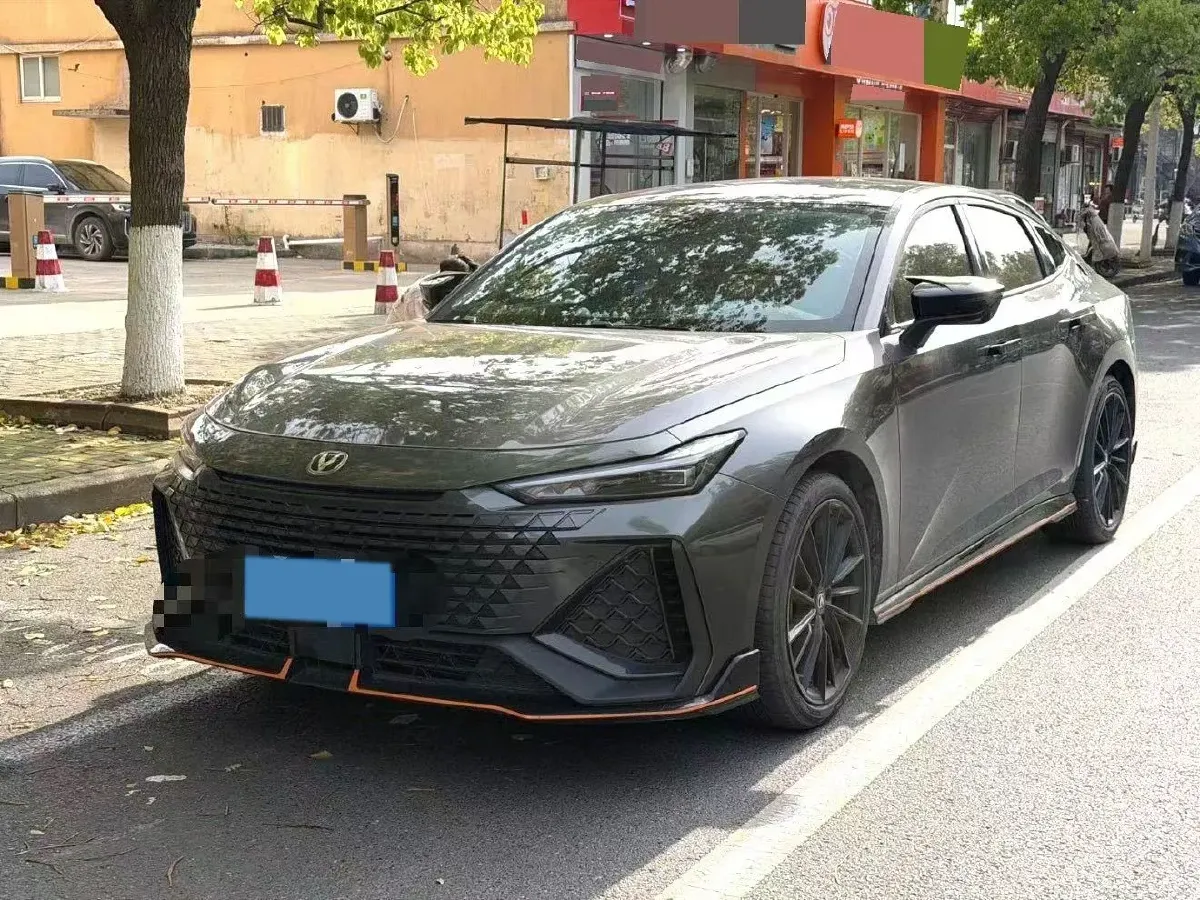 2024 ChangAn UNI-V 1.5T 188HP L4 7DCT,autocango,china used car exporter,china ev exporter,chinese used car exporter,chinese used ev exporter