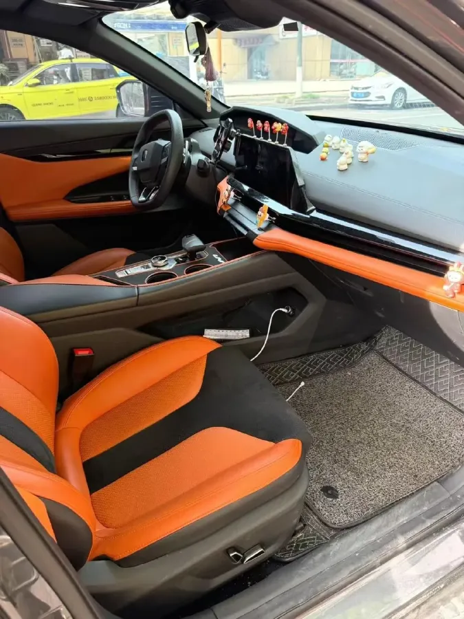 2024 ChangAn UNI-V 1.5T 188HP L4 7DCT,autocango,china used car exporter,china ev exporter,chinese used car exporter,chinese used ev exporter